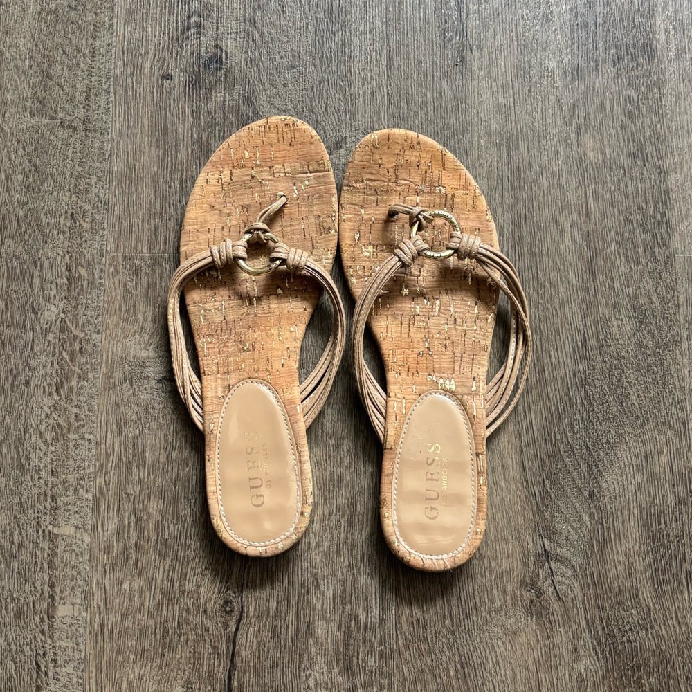🎀 2 for $20 Sale 🎀 EUC GUESS Women's Sandals